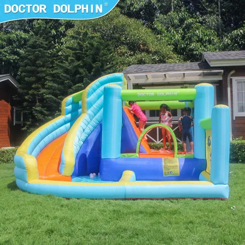 Vista 2 de Doctor Dolphin Casa de rebote de agua, parque inflable de tobogán acuático para niños, patio trasero, diversión al aire libre de verano con pistola