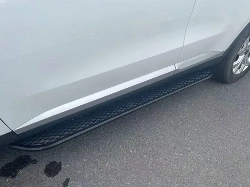 Vista 5 de Estribos negros con escalón lateral Nerf Bar para Nissan X-Trail Rogue T33 2021-2023