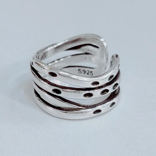 Vista 3 de Anillo de cadena ajustable multicapa de plata brillante, anillos de fiesta de moda para mujer, anillos de compromiso para mujer 2024..