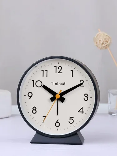 Vista 6 de Tinload Reloj despertador analógico retro antiguo de 4.5 pulgadas, funciona con pilas, pequeño reloj silencioso de mesita de noche, iluminado bajo