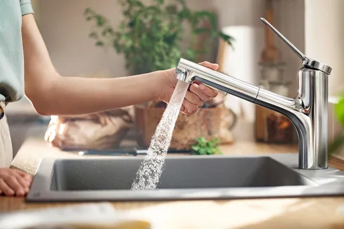 Vista 5 de hansgrohe Zesis Grifo de cocina monocontrol cromado, llaves de cocina con pulverizador extraíble, llave para fregadero de cocina, cromado 74810001