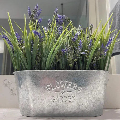 Vista 3 de Haute Decor Lavanda de 10 pulgadas en maceta de metal galvanizado