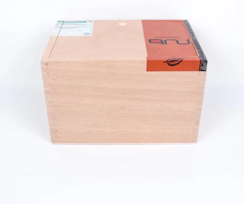 Vista 6 de Nub Habano 466 - Caja vacía de madera para puros, 7 x 4.75 x 4.5 pulgadas