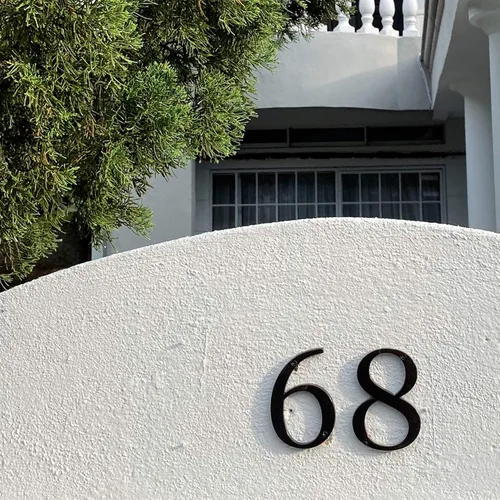 Vista 2 de HASWARE Letrero de Número de Casa de 4 Pulgadas Números Modernos de Puerta Placa de Señalización Numerales de Dirección de Calle y Casa Aleación