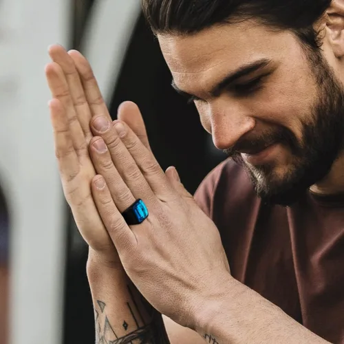 Vista 7 de Anillos cuadrados de sello de piedras preciosas para hombres, anillo de meñique personalizado de acero inoxidable con piedra natal de topacio azul