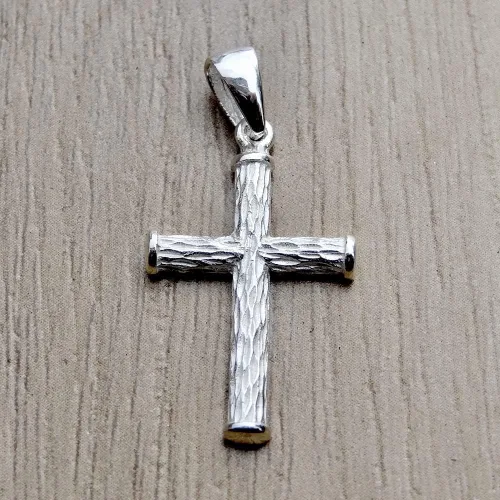 Vista 6 de Colgante de cruz de plata de ley 925 con textura de madera, joyería religiosa unisex