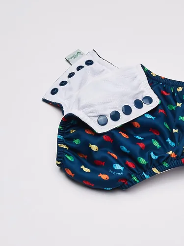 Vista 3 de i play. Pañal de natación reutilizable para bebés y niños, Navy Fish Geo, 6 Month