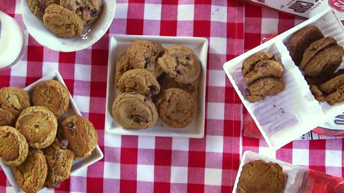 Vista 10 de Matt's Bakery Galletas con chispas de chocolate, horneadas suaves, sin OMG, ingredientes totalmente naturales; 4 bolsas (10.5 onzas cada una)