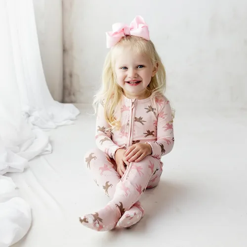 Vista 2 de KicKee Baby & Toddler - Pijama de viscosa ultrasuave de bambú con patas abatibles y puños