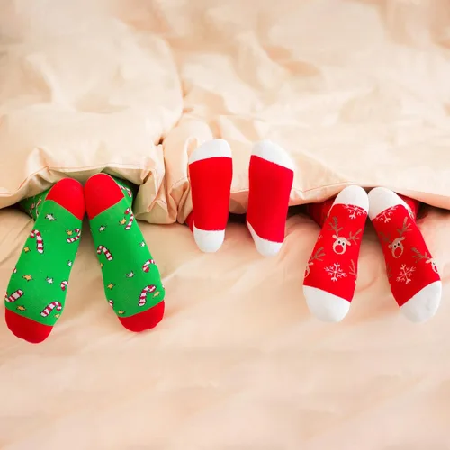 Vista 5 de Cooraby Juego de 20 pares de calcetines de algodón suave y cálido para mujer, regalo de Navidad, Rojo y verde