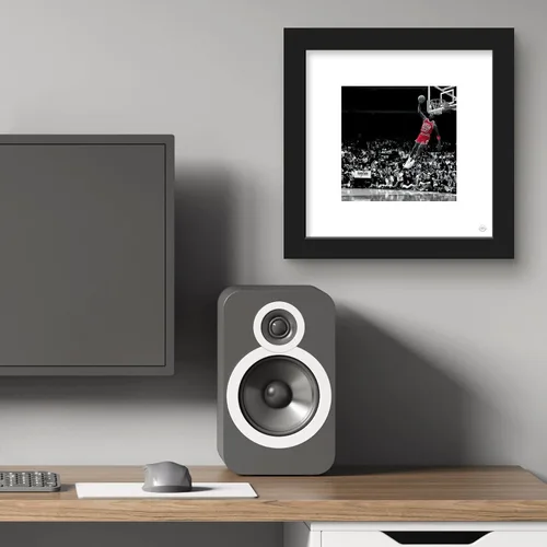 Vista 5 de Trends International Gallery Pops Michael Jordan - Póster de pared de la secuencia de progresión de vuelo 5, 12 x 12 pulgadas, versión de marco negro