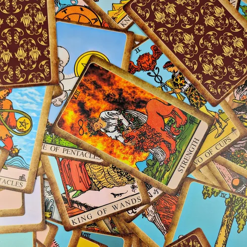 Vista 9 de Witchy Cauldron Baraja de cartas de tarot grande - Tarot gigante extragrande de 3.5 x 5.5 pulgadas con guía - Gran obra de arte vívida, RWS clásico