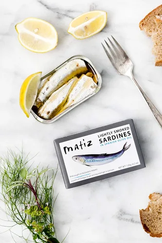 Vista 7 de Matiz Sardinas ligeramente ahumadas 4.2 oz importadas de España (1 paquete)