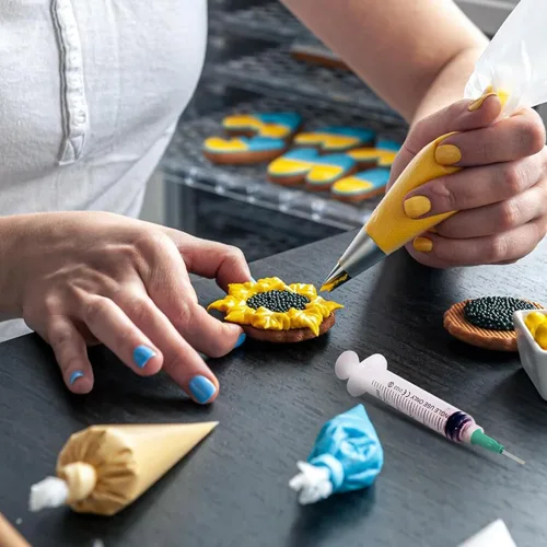 Vista 4 de Creative Hobbies® jeringa aplicadora de pegamento para strass plano y manualidades, 5 ml con punta de precisión de calibre 18 - Paquete de valor
