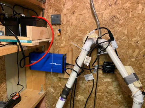 Vista 7 de PowerBright Inversor de corriente de 3000 vatios, convertidor de 12 V CC a 120 V CA para RV, camión, inversor fuera de la red, inversor de automóvil
