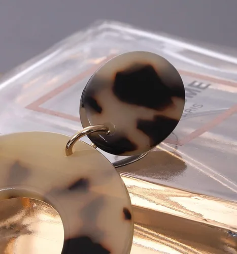 Vista 6 de Aretes de acrílico para mujeres y niñas, aretes geométricos de resina con acetato y gota de acetato, aretes de aro moteados, joyería de moda