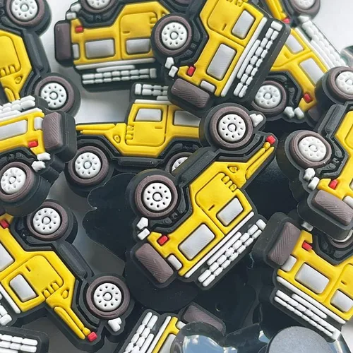Vista 2 de CH4X4 Off Road All Terrain Vehicle Yellow FJ40 + Combo de pato amarillo (2 piezas) Dijes para zapatos de PVC suave, Caucho, No es una piedra preciosa