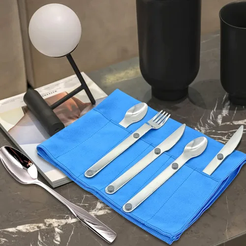 Vista 3 de 4 bolsas de almacenamiento plateadas, protectores y organizadores de tela antibress con 2 paños de limpieza plateados para utensilios de cucharadita
