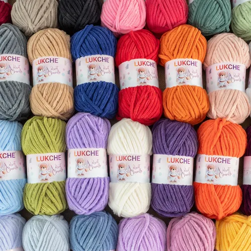 Vista 5 de Hilado de chenilla de terciopelo para amigurumi y punto de crochet súper voluminoso 100 gr (69,0 m) (Grosor del hilo 8 mm) (Verde espárrago) 1