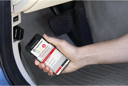 Vista 3 de CRAFTSMAN Escáner de Diagnóstico OBD2, Escáner para Automóviles, Bluetooth Inalámbrico, se Conecta al Teléfono Inteligente (CMMT77695)