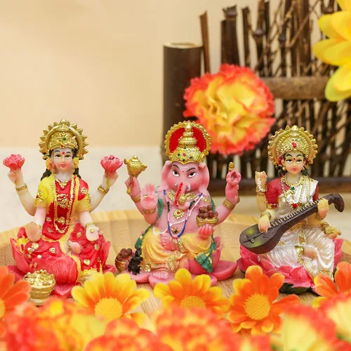 Vista 4 de alikiki Estatua hindú de Laxmi Ganesh Saraswati – 2.5 pulgadas de alto India Dios Lakshmi Ganesha figura para decoración de tablero de automóvil