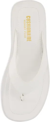 Vista 5 de CUSHIONAIRE Sandalia con plataforma Pippin para mujer con espuma viscoelástica, Negro