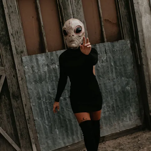 Vista 4 de Deja Boo Máscara de alienígena para adultos, disfraz realista para adultos, cabeza de cosplay espeluznante, máscara de fiesta de cara completa
