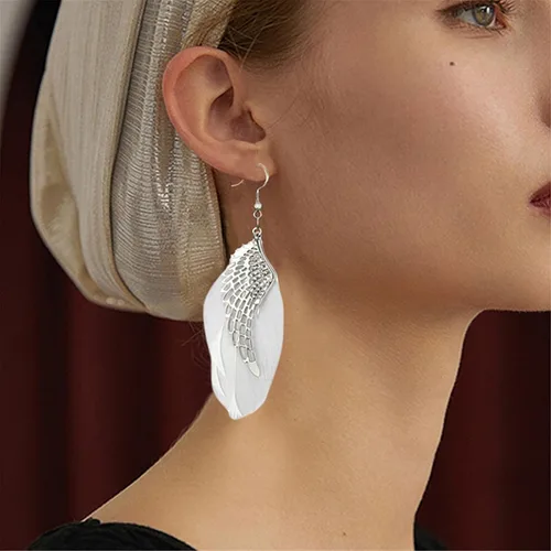Vista 2 de ONLYJUMP Pendientes de alas de ángel con diseño de plumas para mujeres y niñas chapados en plata estilo bohemio con alas de hada ligeros colgantes