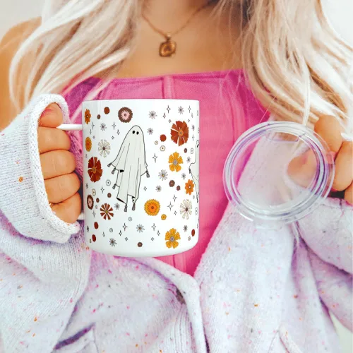Vista 3 de Taza de café de viaje aislada de Halloween retro con tapa, taza espeluznante de otoño (12 onzas)