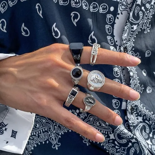 Vista 2 de Anillos punk vintage de oro y plata para hombres y mujeres, juego de anillos góticos geniales, anillos de nudillos apilables gruesos, anillos