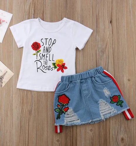 Vista 3 de Conjunto de ropa de camiseta con olor a rosa y faldas de mezclilla para niñas pequeñas