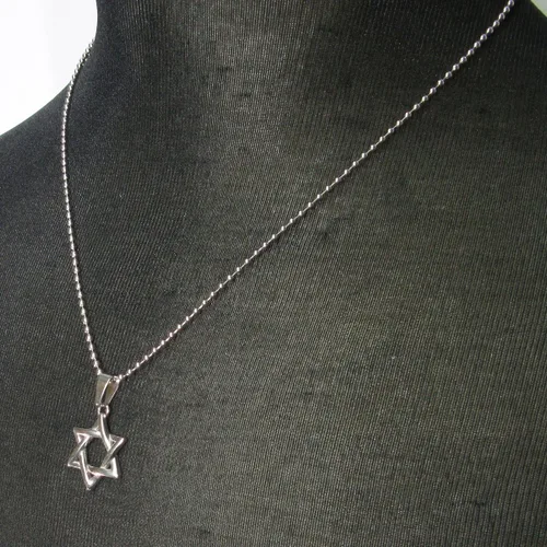 Vista 5 de Collar con colgante de estrella de David judía de acero inoxidable en tono dorado plateado