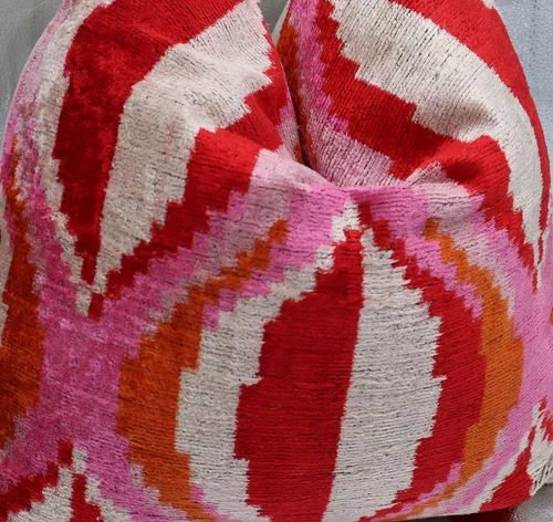 Vista 6 de CANVELLO -Exquisita almohada/cojín de plumón: almohadas de plumas elegancia y arte Almohadas icónicas con diseño Ikat Seda de terciopelo suave