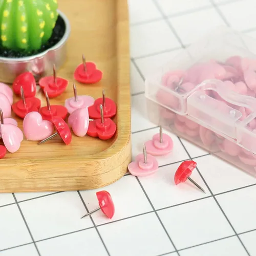 Vista 2 de MAGICLULU Map Tacks Push Pins 100pcs Heart Shape Reusable Desk Accessories Bulletin Board Pushpin Set