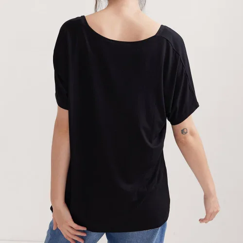 Vista 2 de HATCH Collection Luxe Maternity Tee Short Sleeve with V Neck, Soft Drapey Fabric, Flattering Shape The Perfect Vee Negro