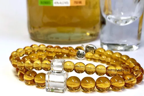 Vista 3 de Irish Whiskey Lover Bracelet in 2 Styles With Celtic Knot and Optional Shamrock Charm - Couples' Quartz and Glass Bracelet - Custom Sized for a