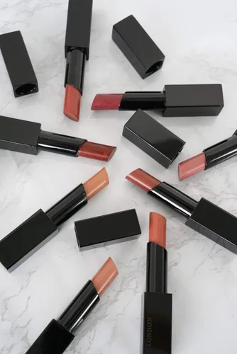 Vista 6 de butter LONDON Lippy Moisture - Lápiz labial mate