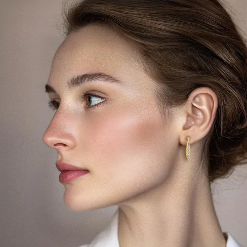 Vista 8 de Aretes de aro de filigrana de oro amarillo de 14 quilates, corte láser medio, cierre a presión pulido para regalo de mujer