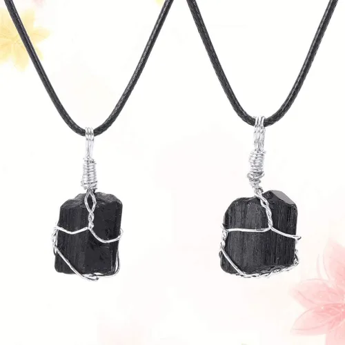 Vista 4 de Holibanna Raw Tourmaline Stones Black Tourmaline Necklace Healing Pendant Necklace for Woman without Leather Rope Random
