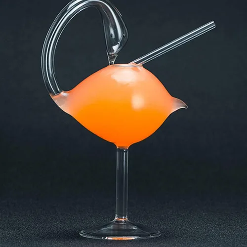 Vista 2 de Hemoton Copas de cóctel en forma de cisne de 6.0 fl oz con pajita de vidrio, copas de vino creativas, copas para beber jugo Martini, whisky