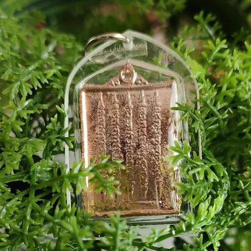 Vista 2 de Amuleto tailandés Buda colgante mágico sagrado para hombres mujeres Arjan Nu Kanpai Yantra 5 filas NAT collares ricos., Metal y plástico