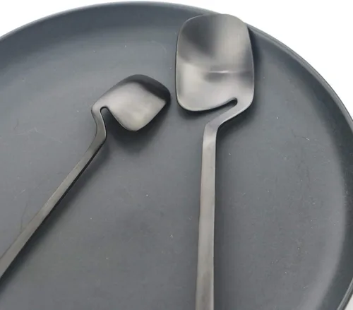 Vista 5 de Juego de cubiertos negros de 24 piezas de cubiertos negros para colgar, utensilios de acero inoxidable, incluye cuchillo, tenedor/cuchara, acabado
