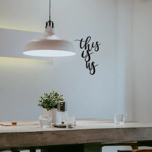 Vista 3 de This is Us - Arte de pared de metal - 17 x 22 pulgadas - Negro