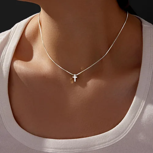 Vista 40 de Collar de cruz para mujeres y niñas, delicado chapado en oro de 14 quilates, gargantilla con dije de cruz que no se deslustra, impermeable, moderno