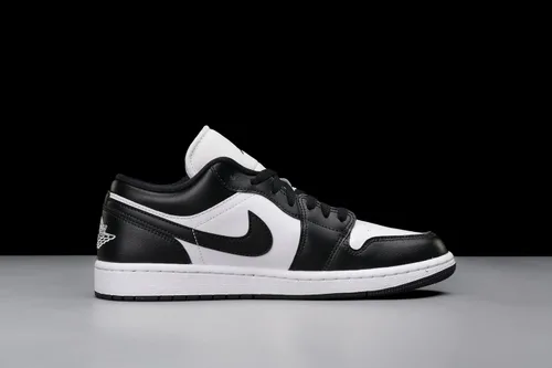 Vista 2 de Nike Women's Air Jordan 1 Low Sneaker