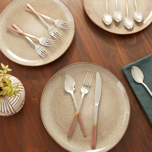 Vista 4 de Cambridge Silversmiths Kelvin Copper Ombre Satin Mirror 18/8-20 piezas Juego de cubiertos
