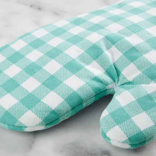 Vista 4 de KitchenAid Juego de 2 manoplas de horno Gingham Aqua Sky, 7 x 13 pulgadas