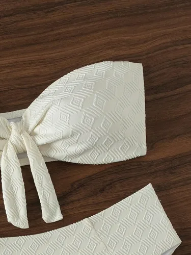 Vista 2 de WDIRARA Traje de baño de 2 piezas para mujer, conjunto de bikini con textura frontal y brasier sin tirantes