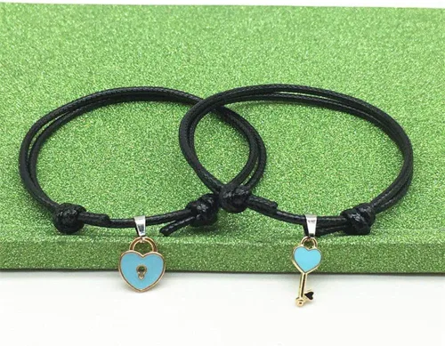Vista 8 de MileHouse - Pulsera de moda para niñas y mujeres, 1 pieza de bisutería con cierre de llave, diseño de corazón, color negro