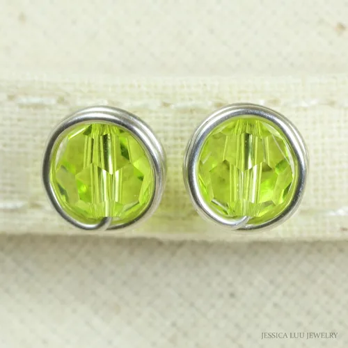 Vista 2 de Jessica Luu Jewelry Chartreuse Green Stud Earrings Sterling Silver or Gold Wire Wrapped Citrus Crystal Handmade